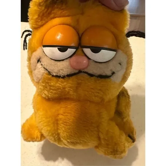 Vintage R. Dakin Yellow Garfield 1981 United Features Syndicate Plush Cat Toy 8" - Picture 5 of 7